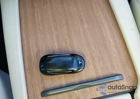 2020 Tesla Model X Long Range Dual Motor All-Wheel Drive/Long Range Plus Dual Motor All-Wheel Drive from USA, damaged, VIN 5YJXCAE20LF241018